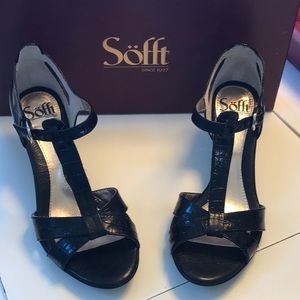 Sofft Black Croco dress sandal size 6.5